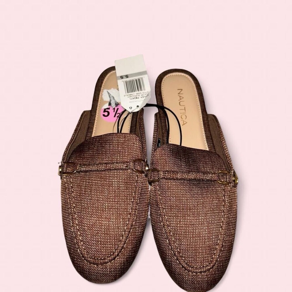 Nautica Size 5.5 Women’s Lynnville Burgundy Slip On Flat, New With Tag.